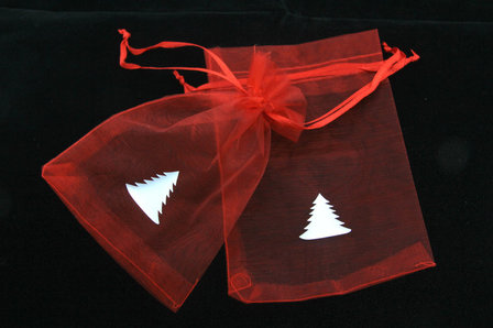 Organza zakjes 10 x 15 cm rood met witte kerstboom